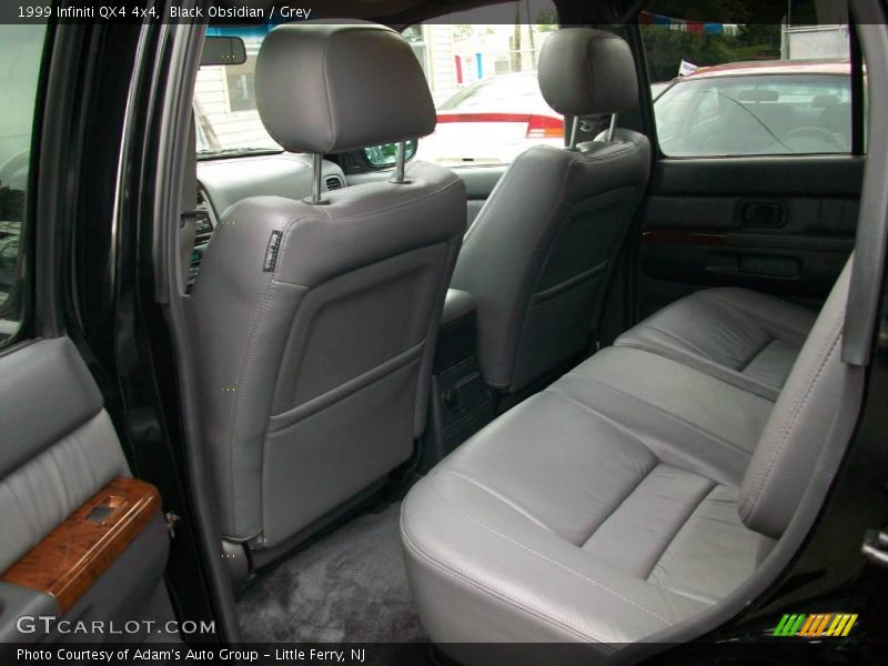 Black Obsidian / Grey 1999 Infiniti QX4 4x4
