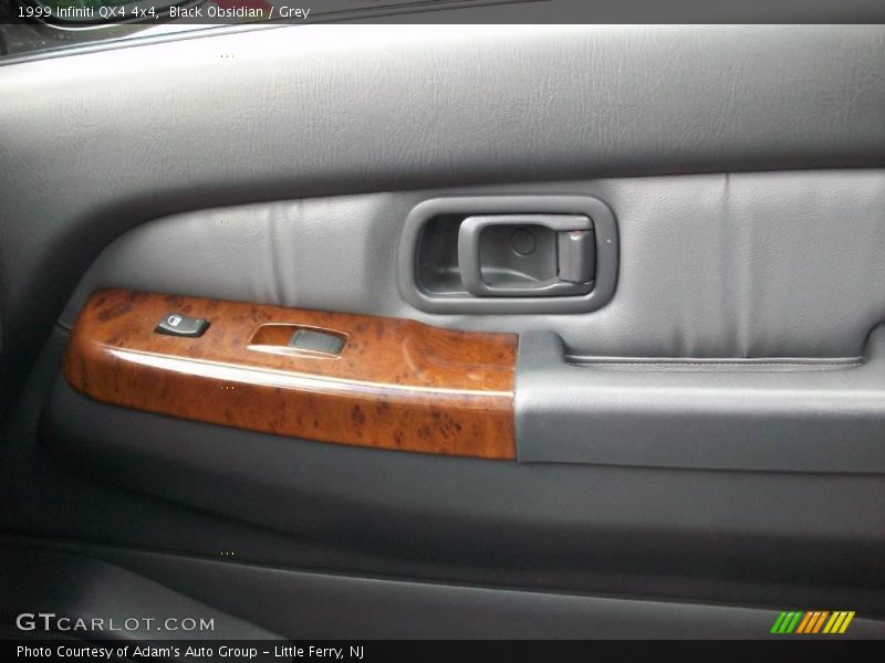 Black Obsidian / Grey 1999 Infiniti QX4 4x4