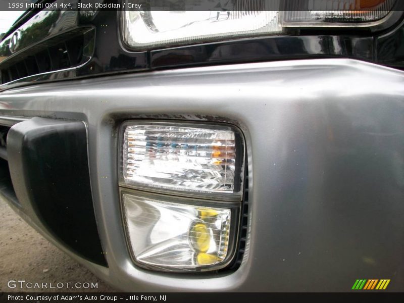 Black Obsidian / Grey 1999 Infiniti QX4 4x4