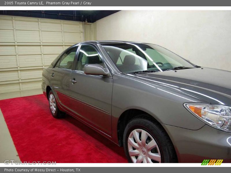 Phantom Gray Pearl / Gray 2005 Toyota Camry LE