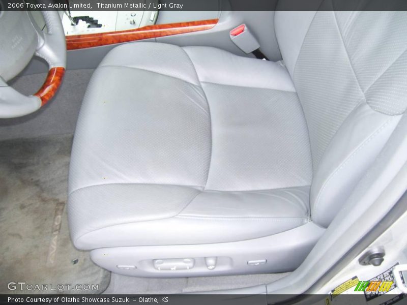 Titanium Metallic / Light Gray 2006 Toyota Avalon Limited