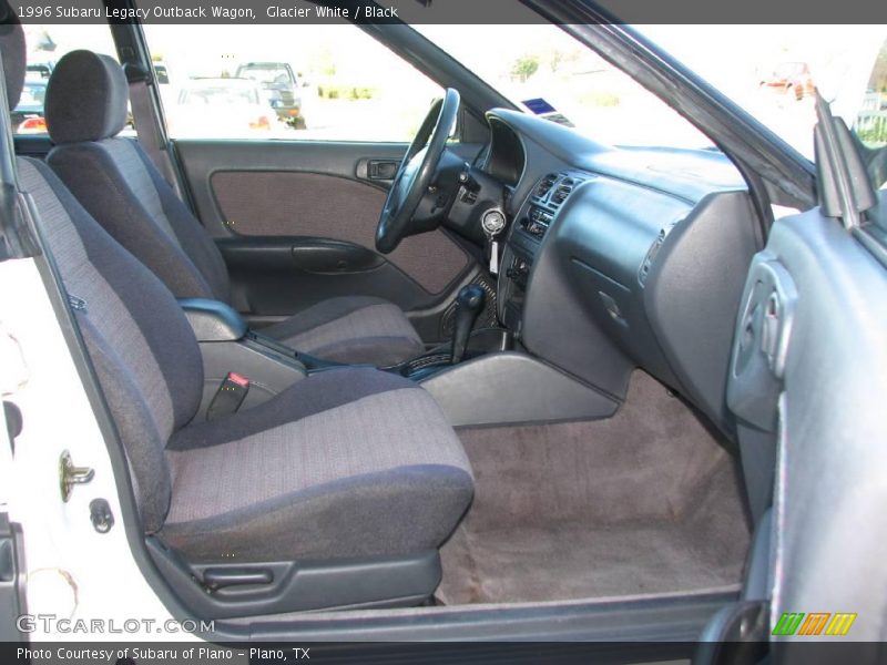 Glacier White / Black 1996 Subaru Legacy Outback Wagon