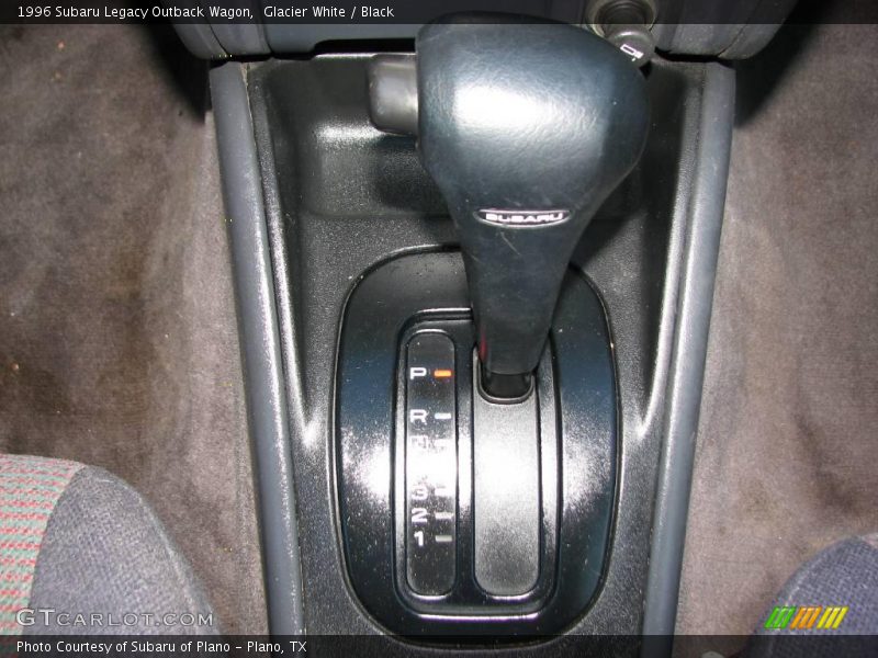 Glacier White / Black 1996 Subaru Legacy Outback Wagon