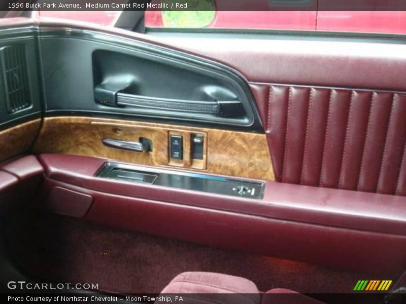 Medium Garnet Red Metallic / Red 1996 Buick Park Avenue