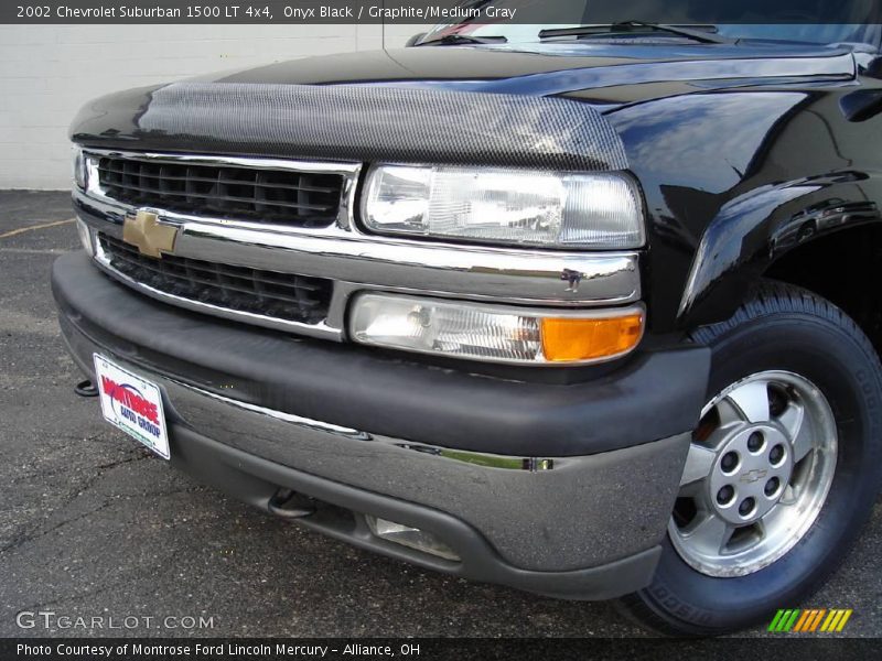 Onyx Black / Graphite/Medium Gray 2002 Chevrolet Suburban 1500 LT 4x4