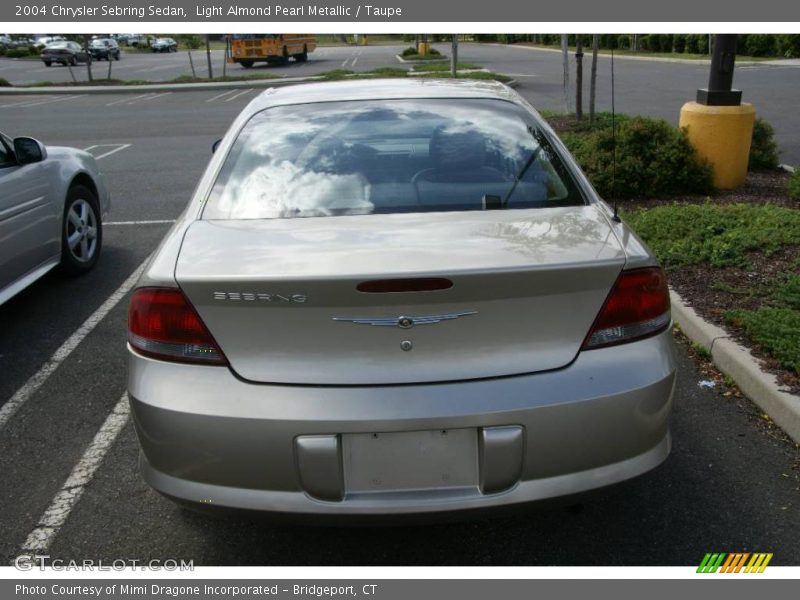 Light Almond Pearl Metallic / Taupe 2004 Chrysler Sebring Sedan