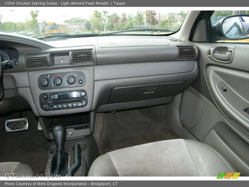 Light Almond Pearl Metallic / Taupe 2004 Chrysler Sebring Sedan