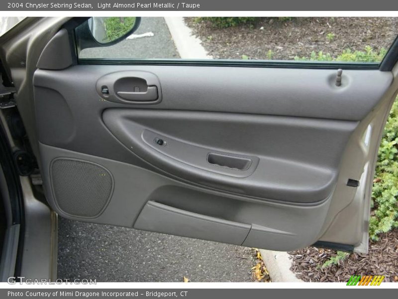 Light Almond Pearl Metallic / Taupe 2004 Chrysler Sebring Sedan