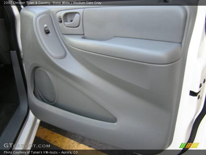 Stone White / Medium Slate Gray 2007 Chrysler Town & Country