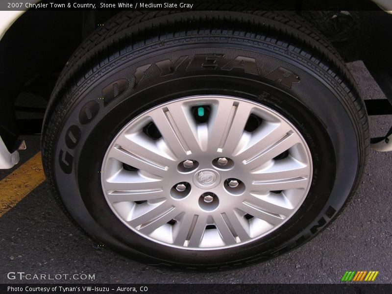 Stone White / Medium Slate Gray 2007 Chrysler Town & Country