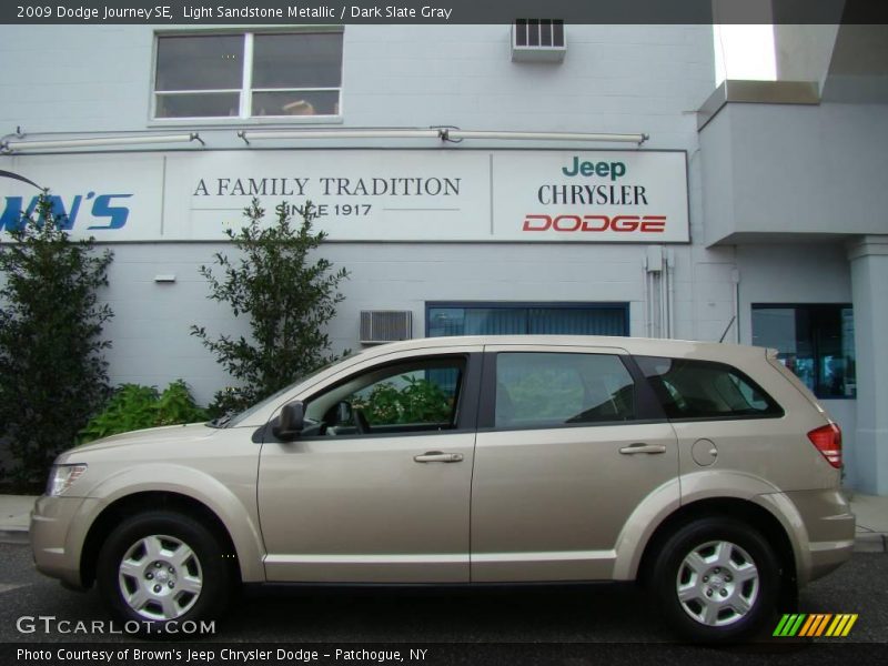Light Sandstone Metallic / Dark Slate Gray 2009 Dodge Journey SE