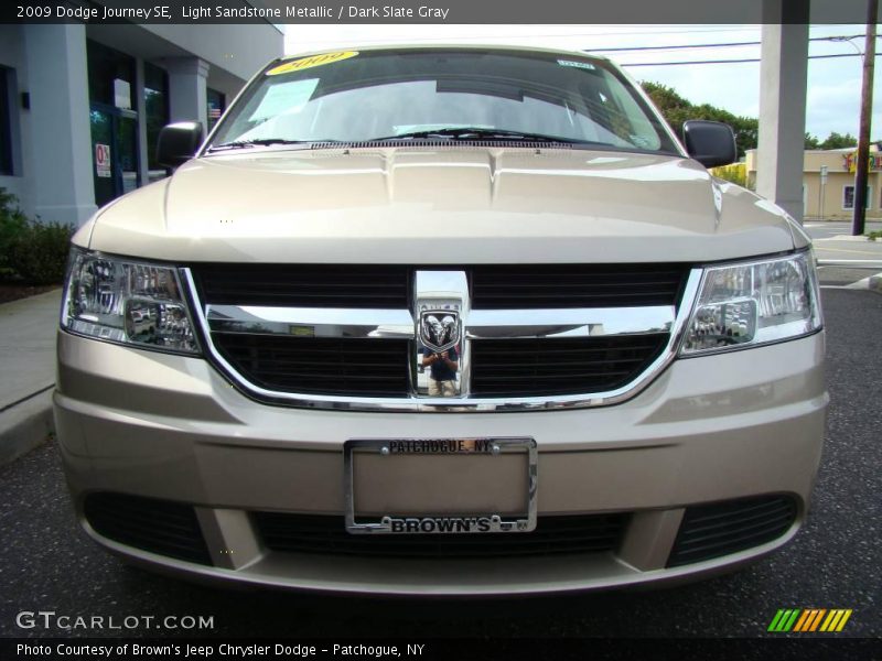 Light Sandstone Metallic / Dark Slate Gray 2009 Dodge Journey SE