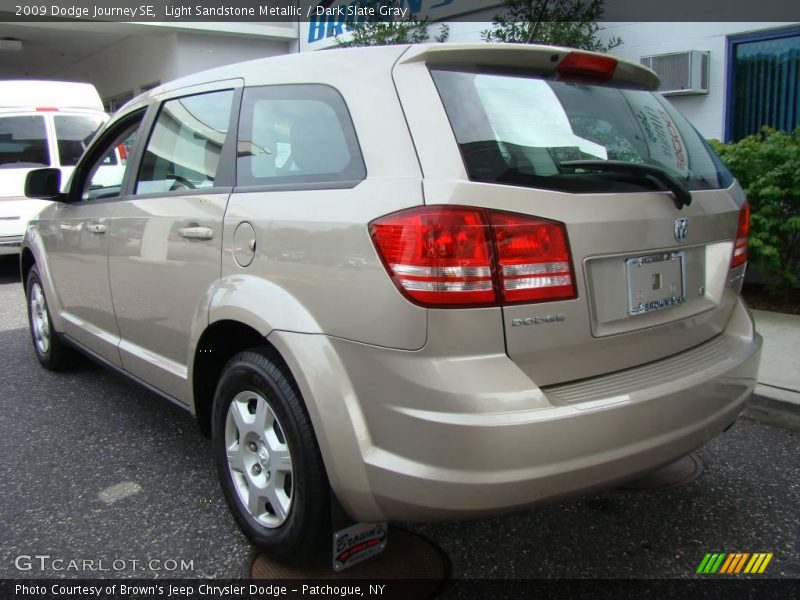 Light Sandstone Metallic / Dark Slate Gray 2009 Dodge Journey SE