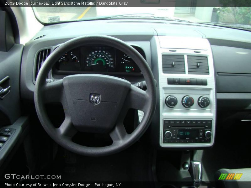 Light Sandstone Metallic / Dark Slate Gray 2009 Dodge Journey SE