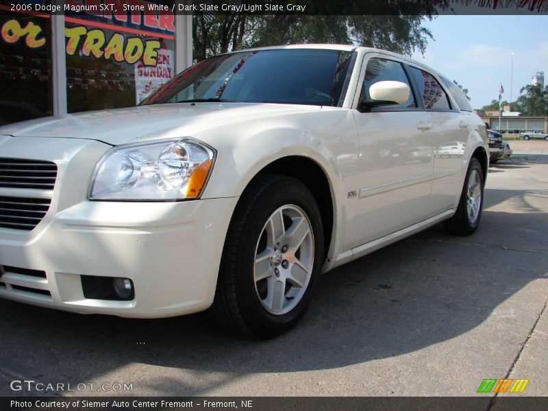 Stone White / Dark Slate Gray/Light Slate Gray 2006 Dodge Magnum SXT