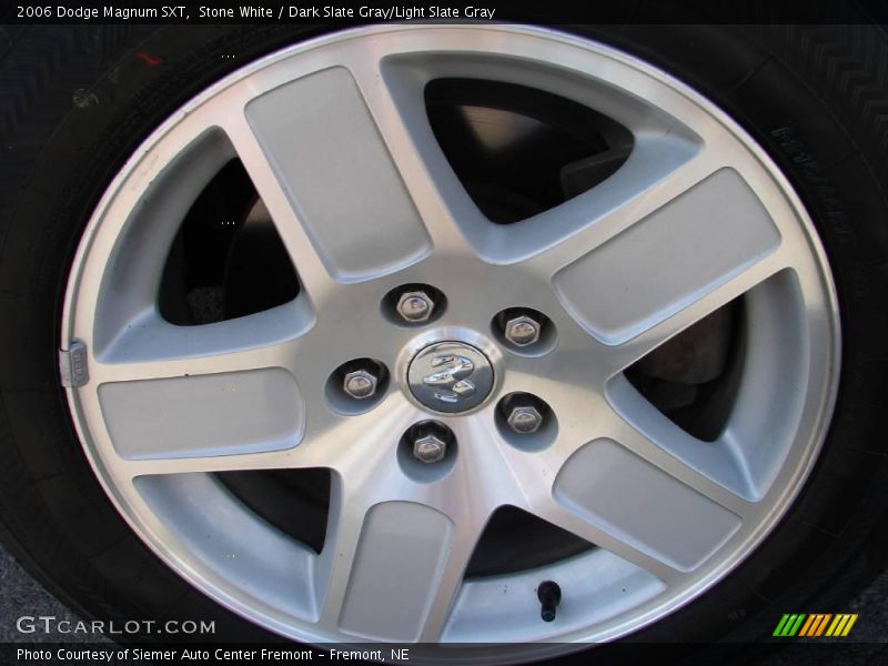 Stone White / Dark Slate Gray/Light Slate Gray 2006 Dodge Magnum SXT