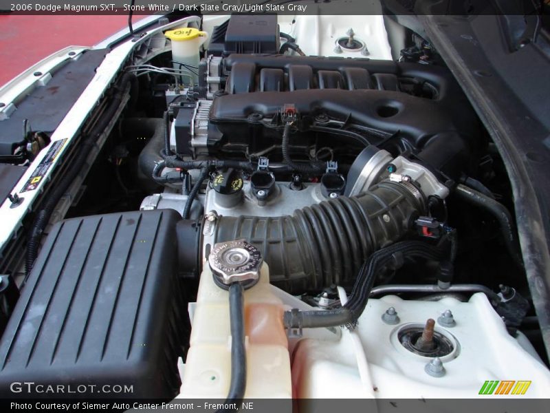 Stone White / Dark Slate Gray/Light Slate Gray 2006 Dodge Magnum SXT