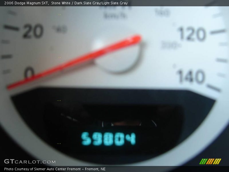 Stone White / Dark Slate Gray/Light Slate Gray 2006 Dodge Magnum SXT