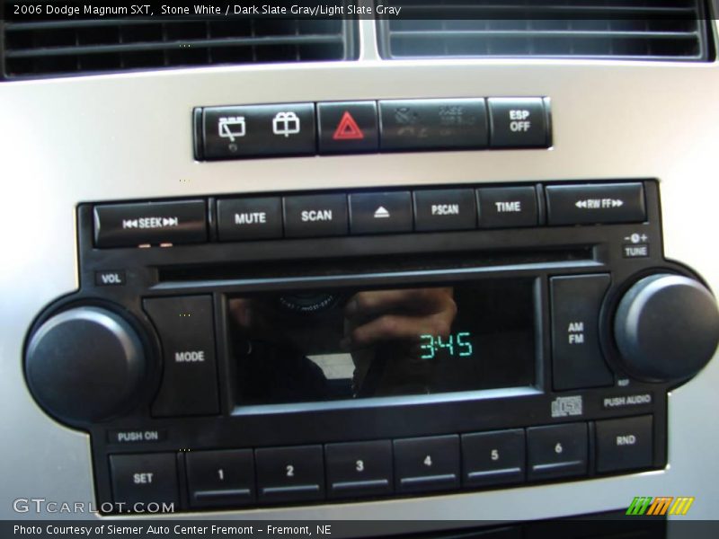 Stone White / Dark Slate Gray/Light Slate Gray 2006 Dodge Magnum SXT