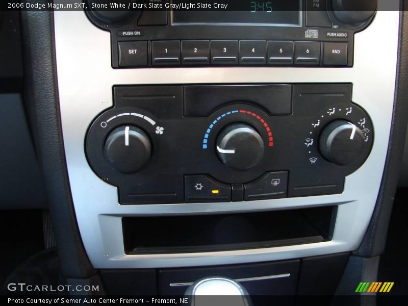 Stone White / Dark Slate Gray/Light Slate Gray 2006 Dodge Magnum SXT