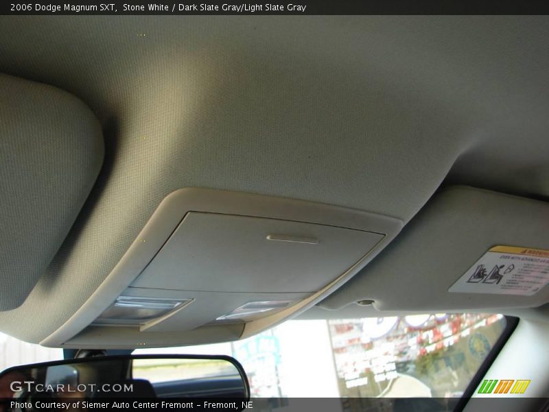 Stone White / Dark Slate Gray/Light Slate Gray 2006 Dodge Magnum SXT