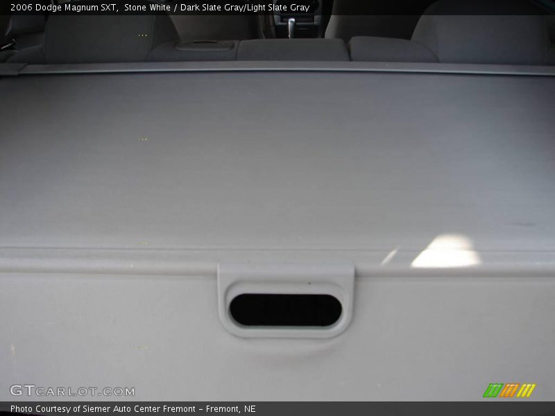 Stone White / Dark Slate Gray/Light Slate Gray 2006 Dodge Magnum SXT