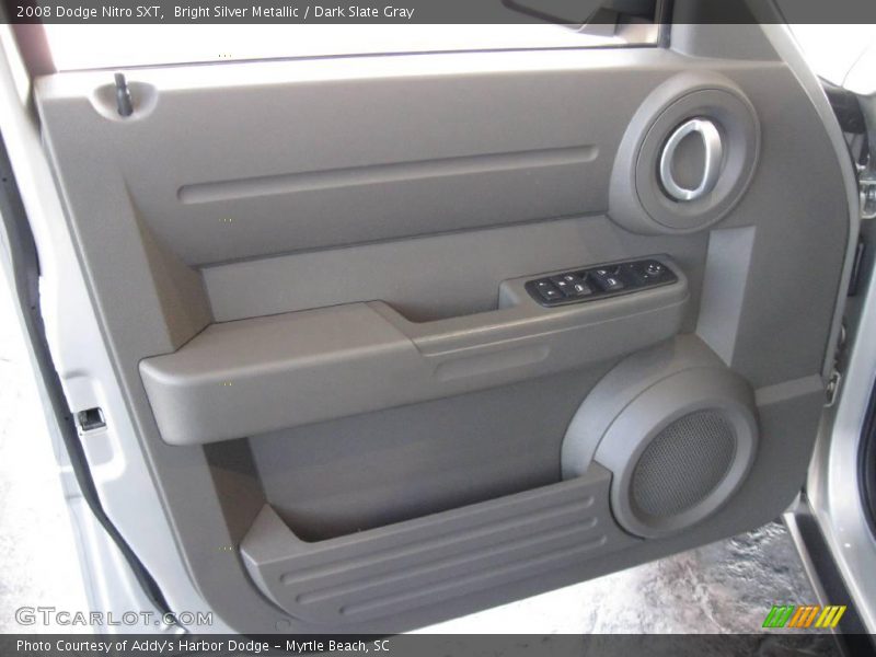 Bright Silver Metallic / Dark Slate Gray 2008 Dodge Nitro SXT