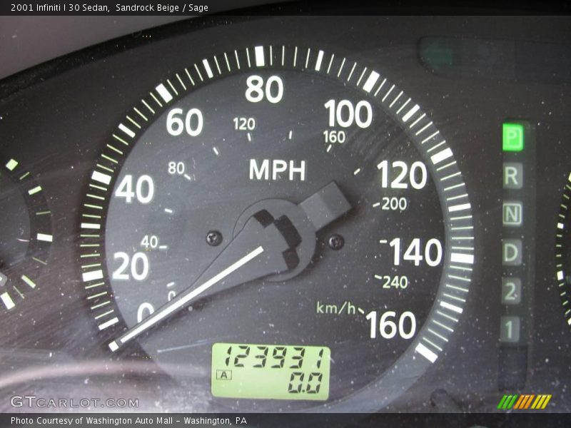 Sandrock Beige / Sage 2001 Infiniti I 30 Sedan