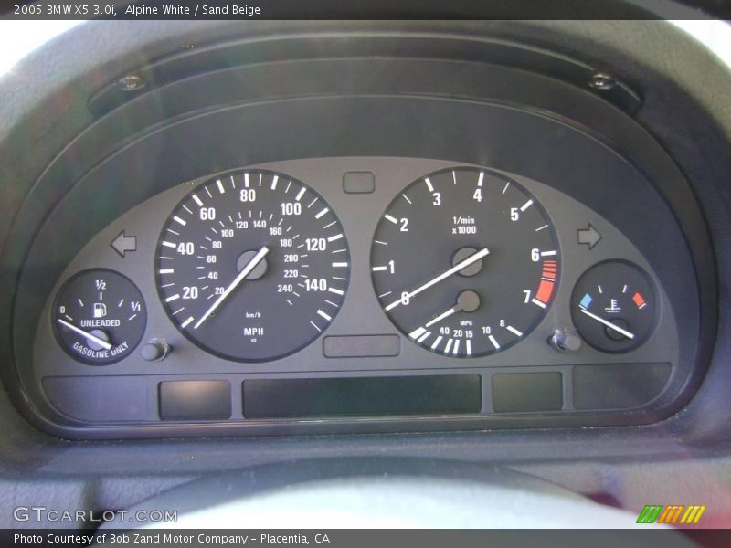 Alpine White / Sand Beige 2005 BMW X5 3.0i