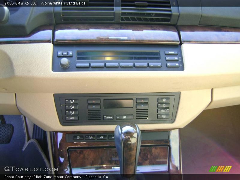 Alpine White / Sand Beige 2005 BMW X5 3.0i