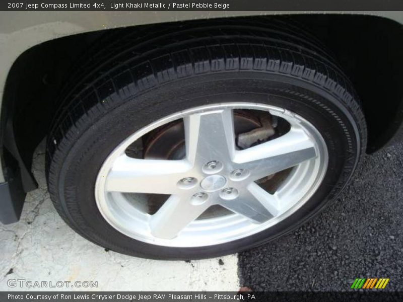 Light Khaki Metallic / Pastel Pebble Beige 2007 Jeep Compass Limited 4x4