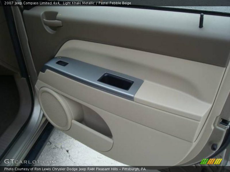 Light Khaki Metallic / Pastel Pebble Beige 2007 Jeep Compass Limited 4x4