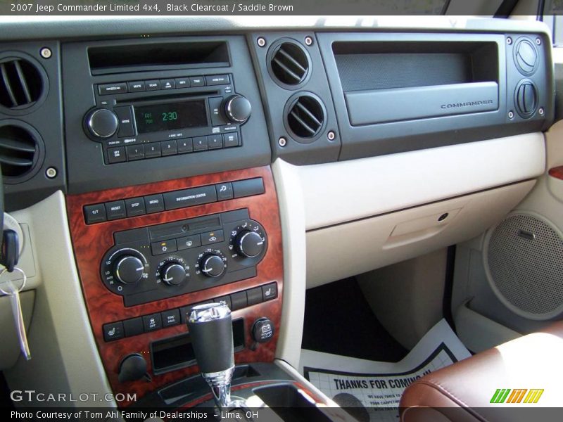 Black Clearcoat / Saddle Brown 2007 Jeep Commander Limited 4x4