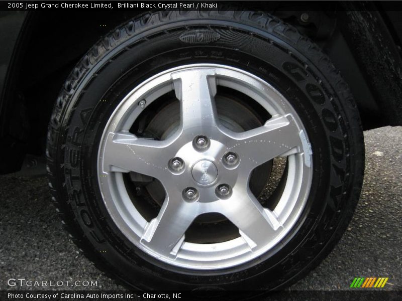 Brilliant Black Crystal Pearl / Khaki 2005 Jeep Grand Cherokee Limited
