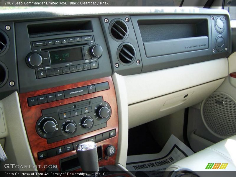 Black Clearcoat / Khaki 2007 Jeep Commander Limited 4x4
