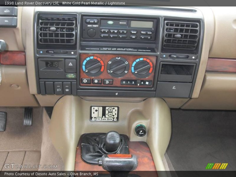 White Gold Pearl Metallic / Lightstone 1998 Land Rover Discovery LSE