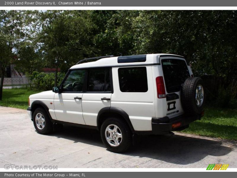 Chawton White / Bahama 2000 Land Rover Discovery II