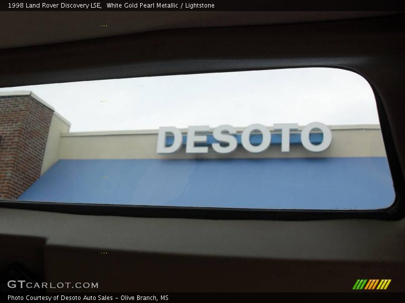 White Gold Pearl Metallic / Lightstone 1998 Land Rover Discovery LSE