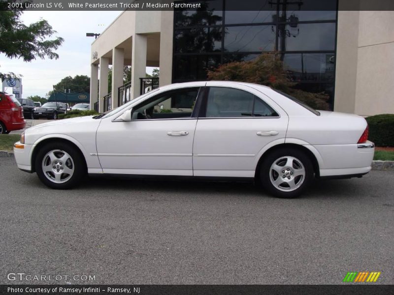 White Pearlescent Tricoat / Medium Parchment 2001 Lincoln LS V6