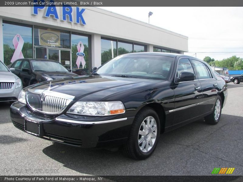 Black / Black 2009 Lincoln Town Car Signature Limited