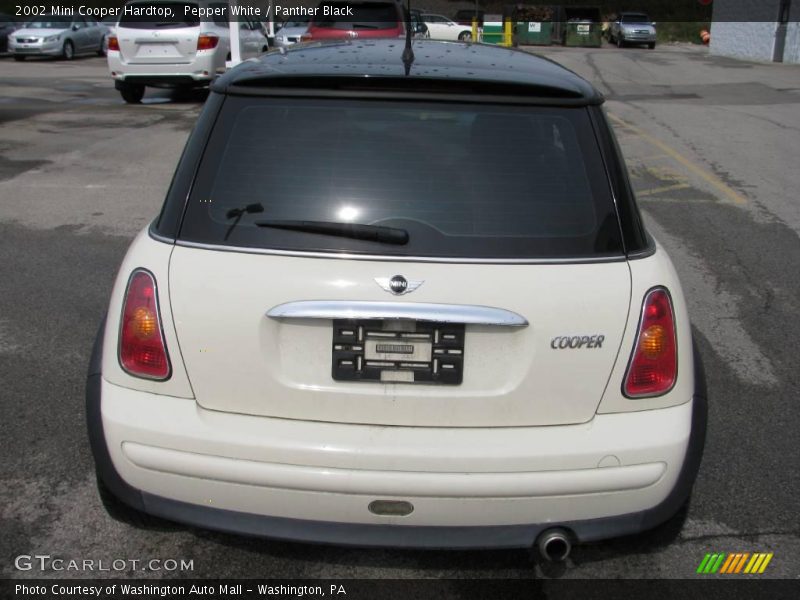 Pepper White / Panther Black 2002 Mini Cooper Hardtop
