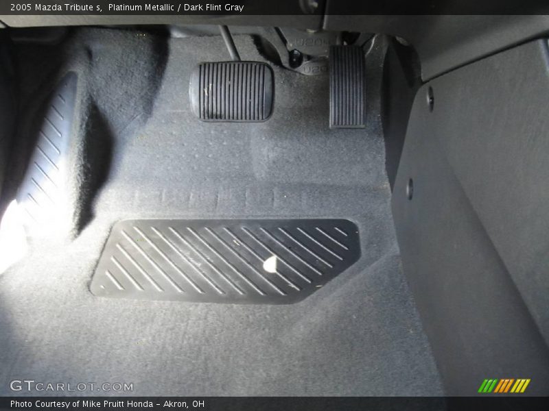 Platinum Metallic / Dark Flint Gray 2005 Mazda Tribute s