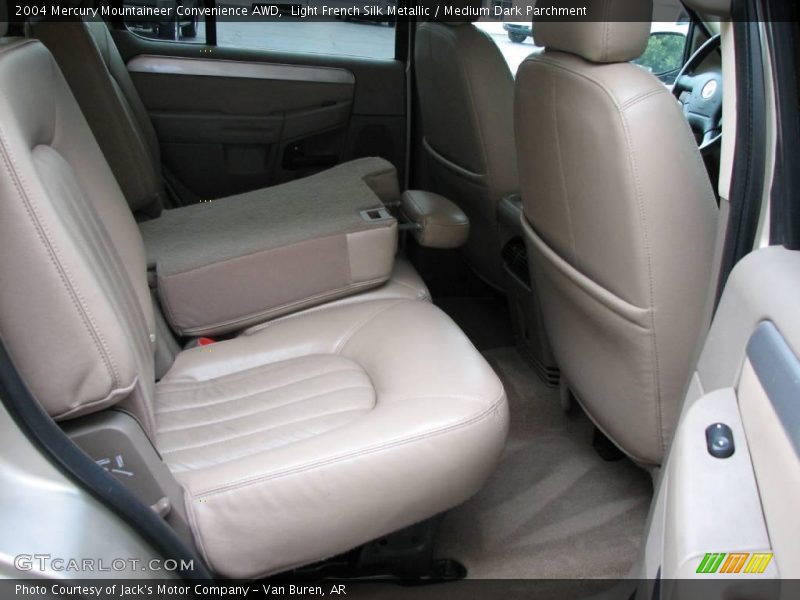 Light French Silk Metallic / Medium Dark Parchment 2004 Mercury Mountaineer Convenience AWD