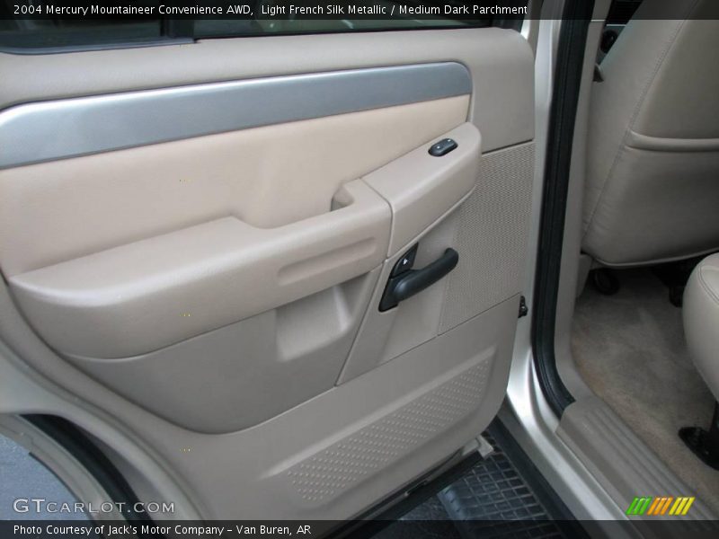Light French Silk Metallic / Medium Dark Parchment 2004 Mercury Mountaineer Convenience AWD