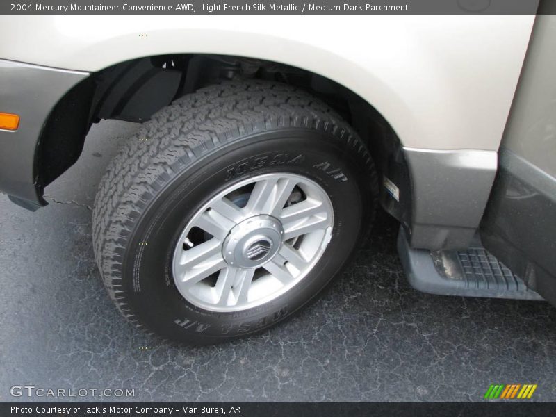 Light French Silk Metallic / Medium Dark Parchment 2004 Mercury Mountaineer Convenience AWD