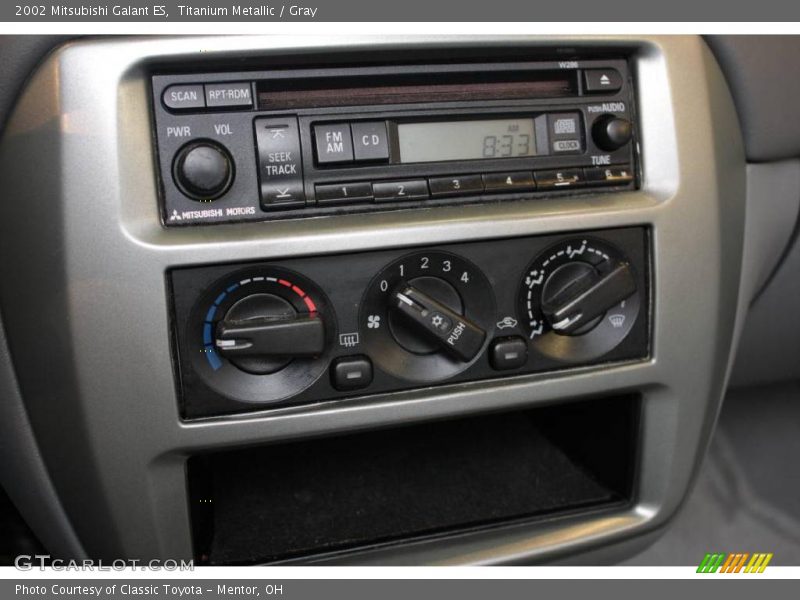 Titanium Metallic / Gray 2002 Mitsubishi Galant ES