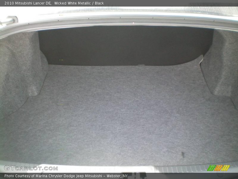 Wicked White Metallic / Black 2010 Mitsubishi Lancer DE