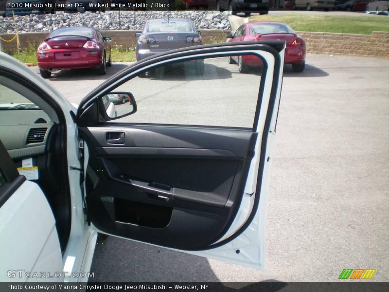 Wicked White Metallic / Black 2010 Mitsubishi Lancer DE