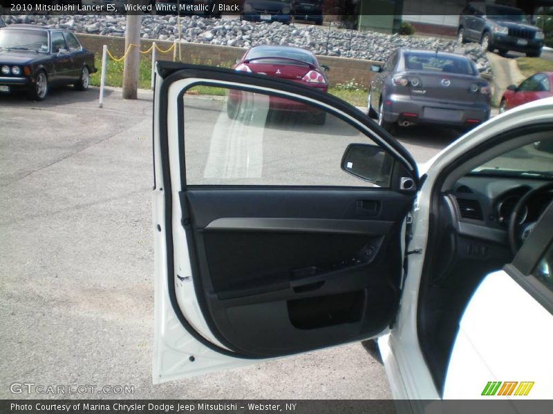 Wicked White Metallic / Black 2010 Mitsubishi Lancer ES