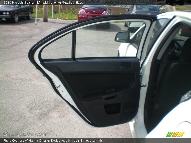Wicked White Metallic / Black 2010 Mitsubishi Lancer ES